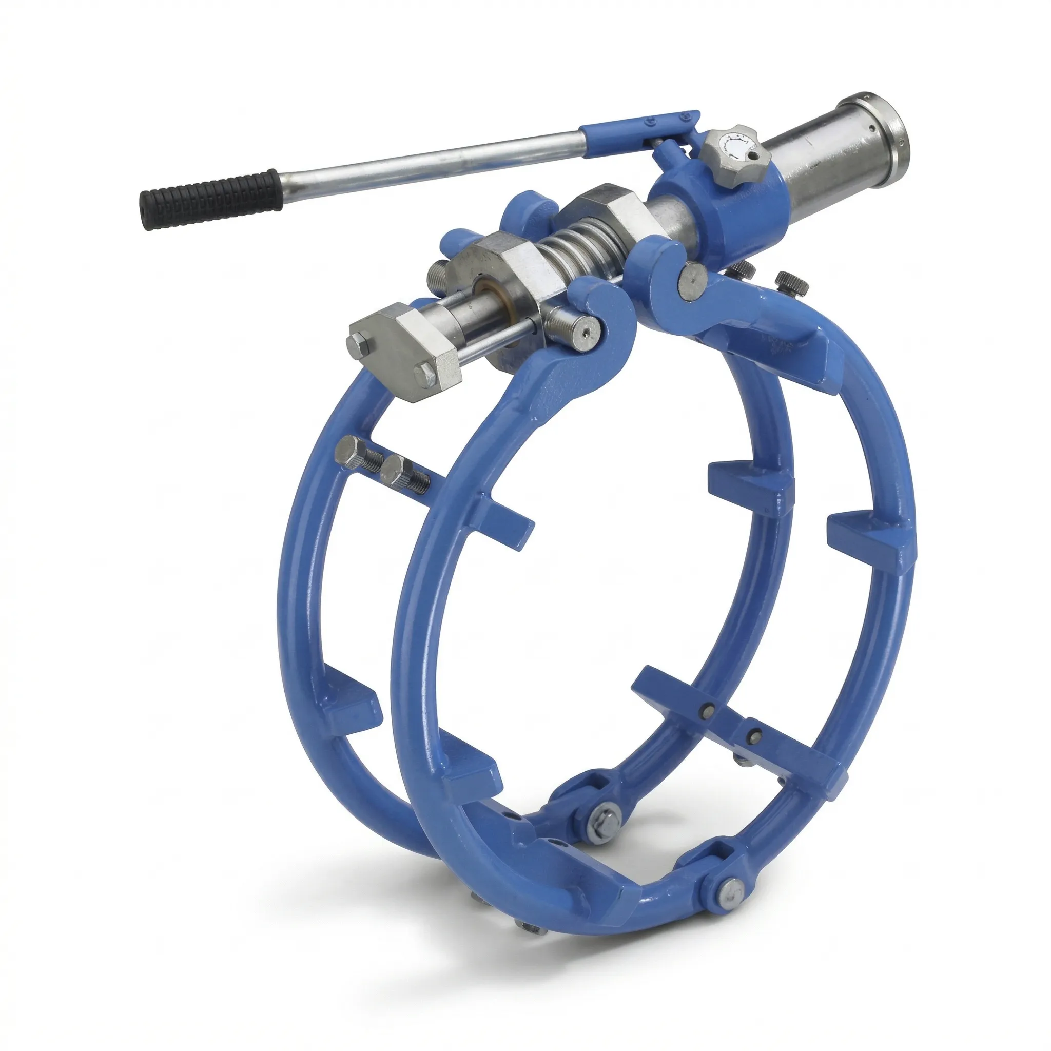 Hydraulische Außenzentrierklemme in Blau mit Handhebelpumpe zur präzisen kreisförmigen Ausrichtung und Fixierung von Rohrverbindungen als Freisteller.