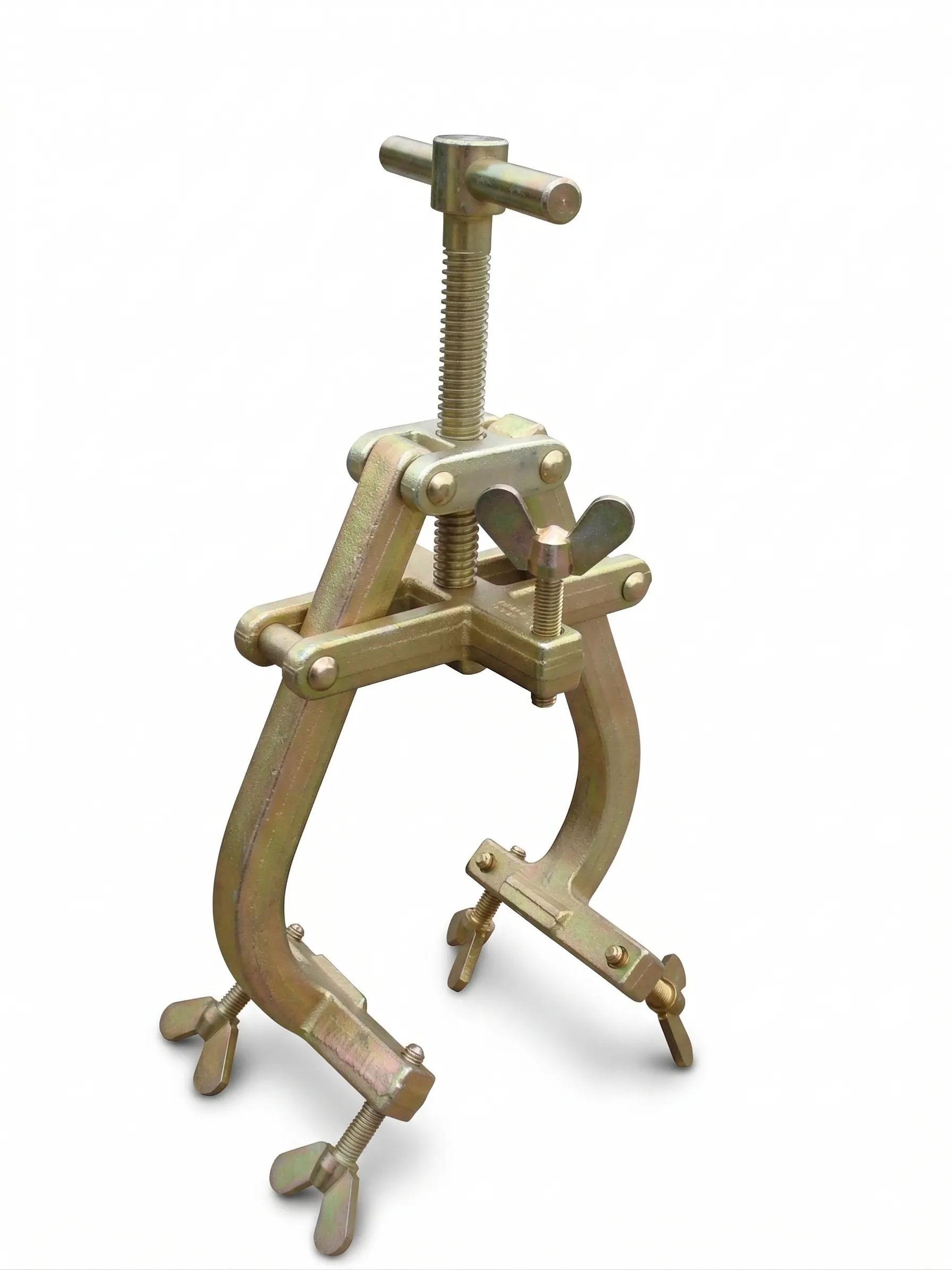 Mechanische Schnellspann-Außenzentrierklemme aus verzinktem Stahl mit Knebelschraube zur schnellen Fixierung von Rohrverbindungen als Freisteller.