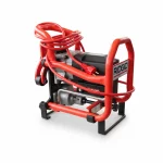 Elektrische Rohrtrennmaschine von RIDGID im stabilen roten Schutzrahmen als Freisteller für das präzise Trennen und Anfasen von Rohren.